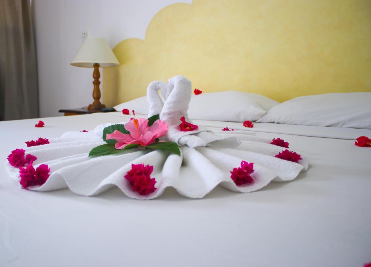 Van Villa Guesthouse Negril Extérieur photo